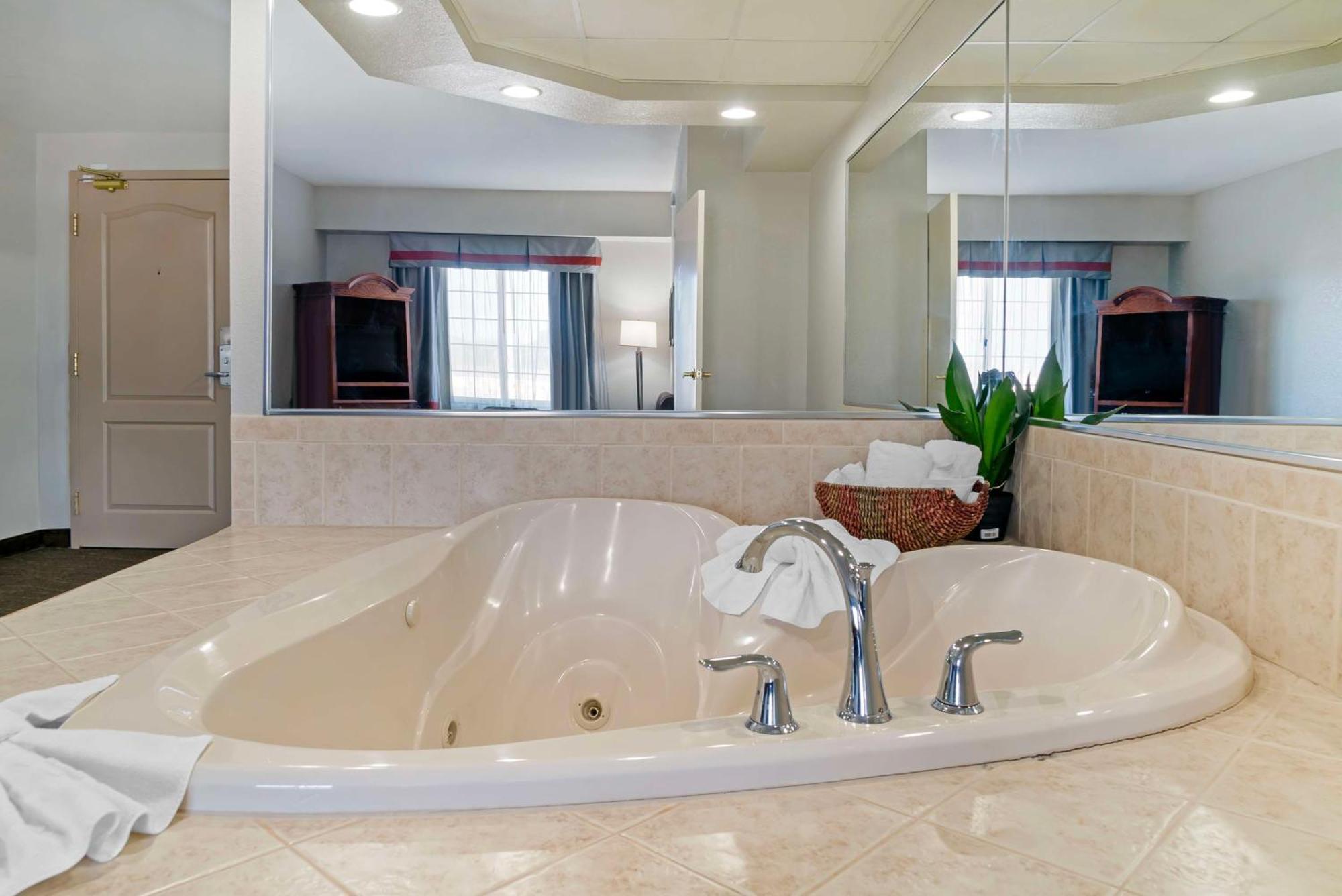 Best Western Executive Inn & Suites Grand Rapids Dış mekan fotoğraf